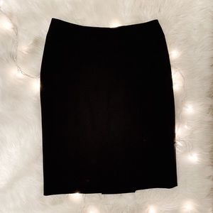 NWOT 🍎 New York & Company Black Pencil Skirt